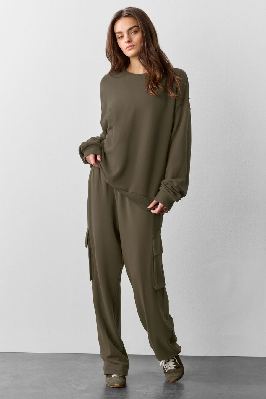 Alo Chill Crew Neck Pullover Olive Tree