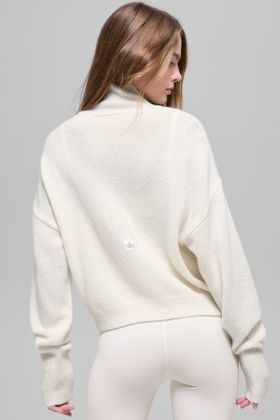 Alo Wool Cashmere Cropped New Class Turtleneck Sweater Ivory