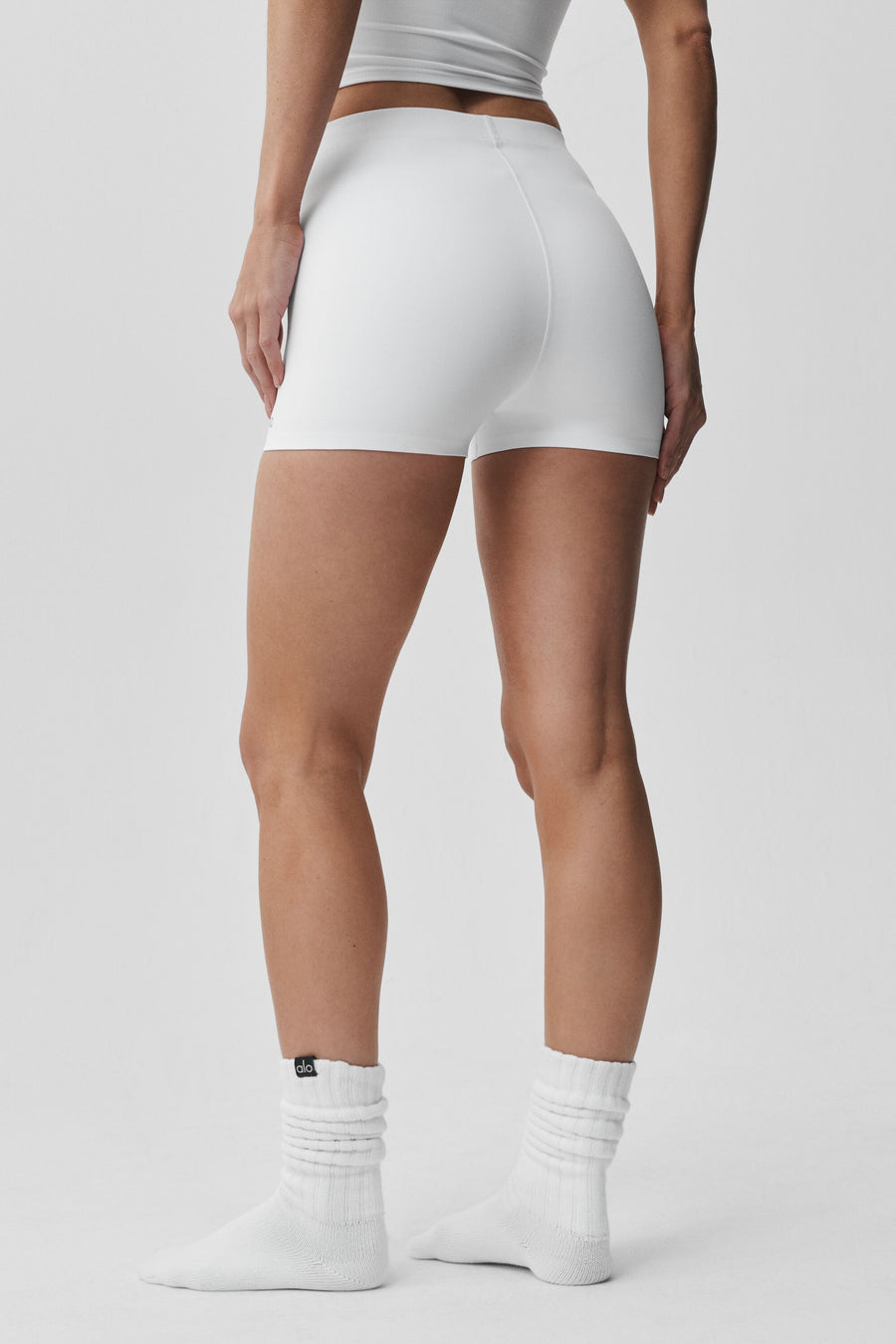 Alo 2" ALO Softsculpt Mid-Rise Short White