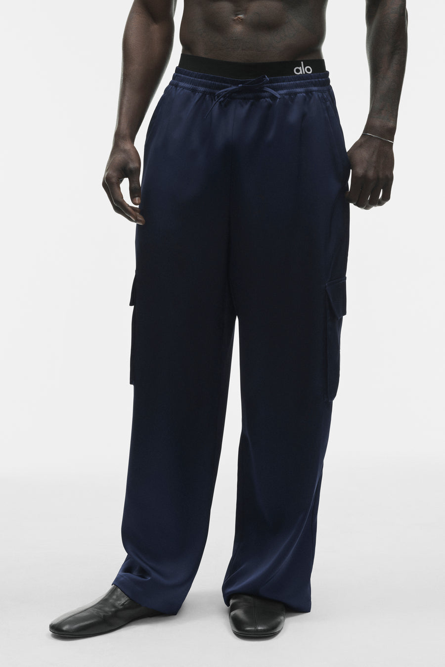 Alo Satin Horizon Straight Leg Cargo Pant Navy