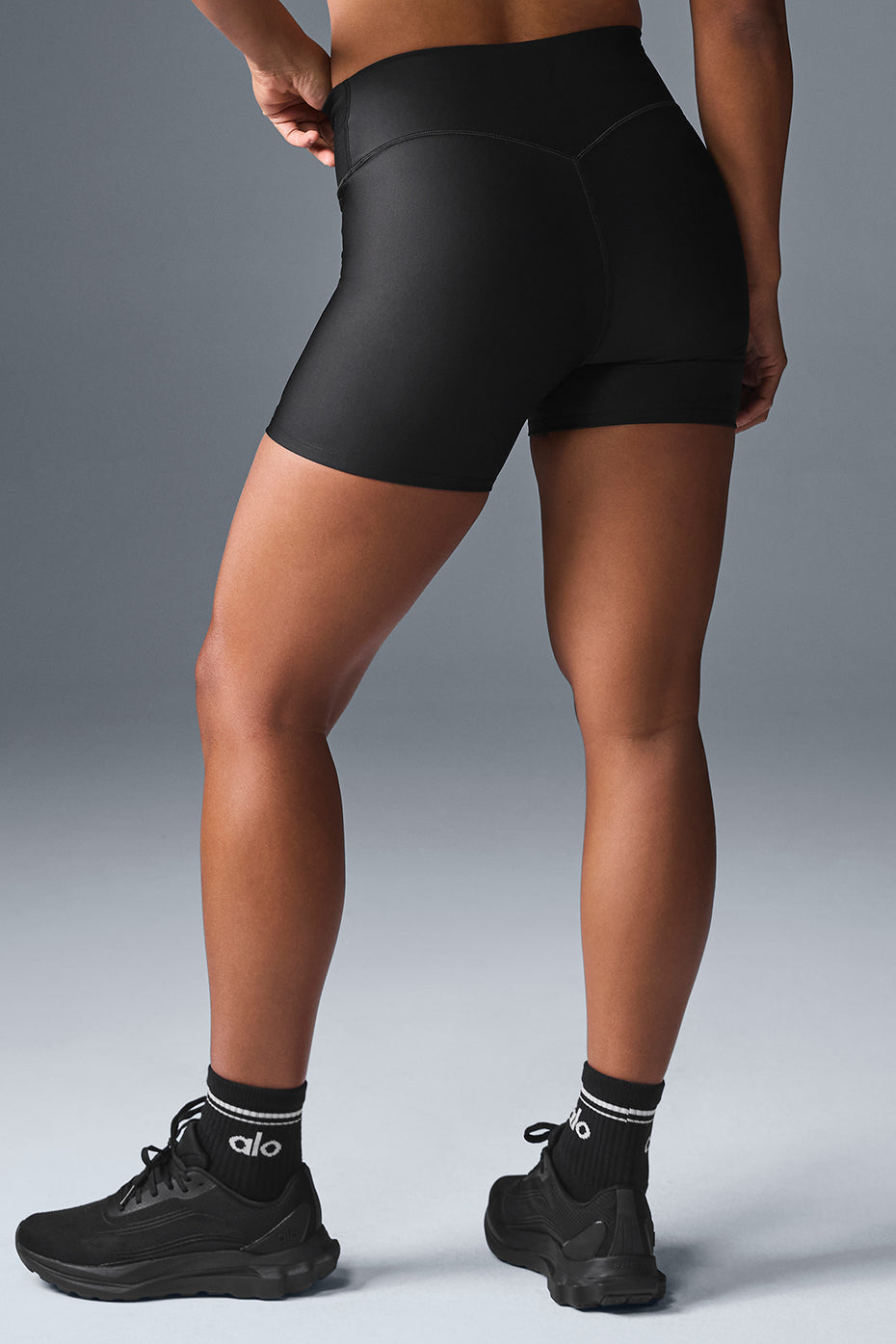 Alo Airlift Energy Short 5" Black