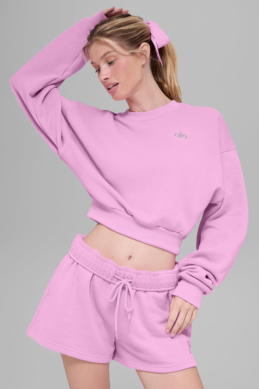 Alo Cropped Accolade Crewneck Candy Heart Pink